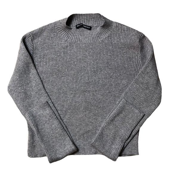 Brandy Melville Ribbed High Neck Cropped Long Sleeve! - Picture 3 of 4